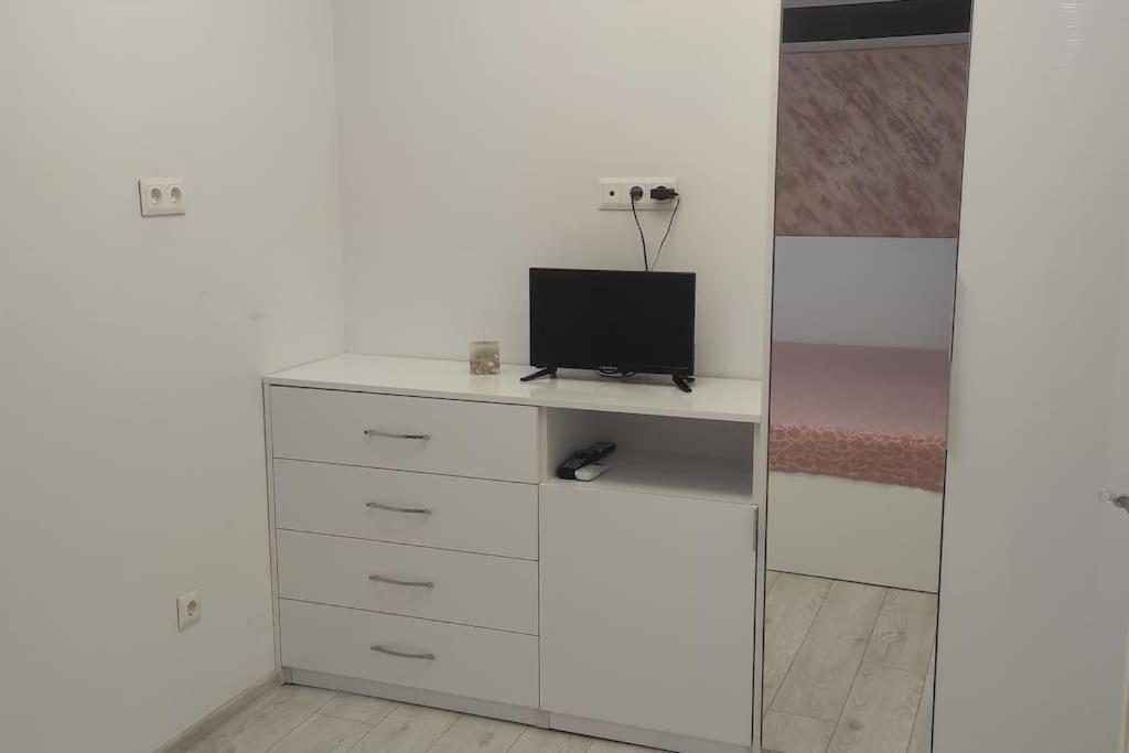 Apartment Krisiya In Бургас Екстериор снимка