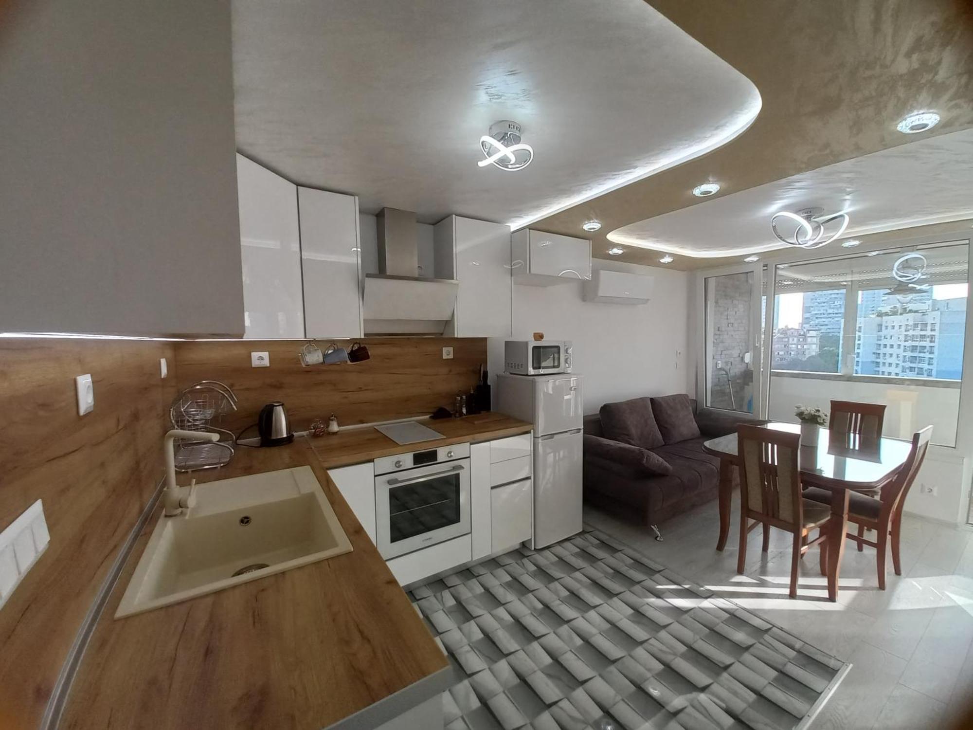 Apartment Krisiya In Бургас Екстериор снимка