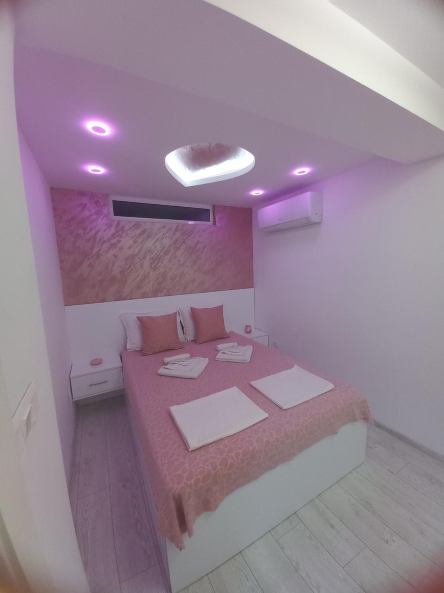 Apartment Krisiya In Бургас Екстериор снимка